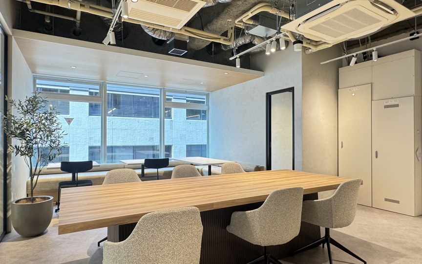 【即日入居可】八丁堀駅徒歩5分！内装・家具を完備、東京駅も徒歩圏内のフルセットアップオフィスの写真3