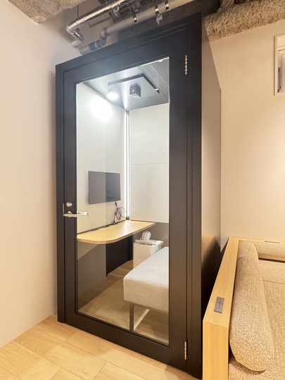 【即日入居可】八丁堀駅徒歩5分｜屋上テラスを備えた、東京駅徒歩圏内のフルセットアップオフィスの写真2