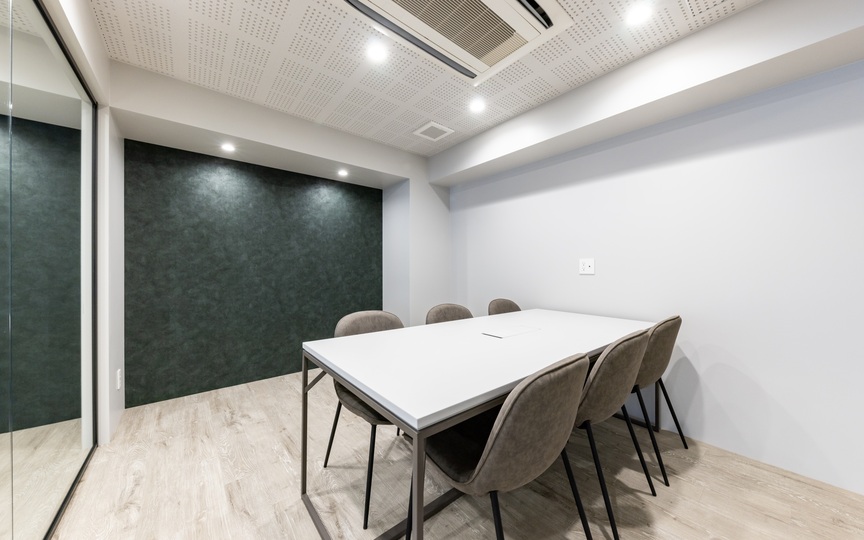 東日本橋駅徒歩1分！ガラスパーティションを採用した、明るく開放的な空間が魅力のセットアップオフィスの写真3