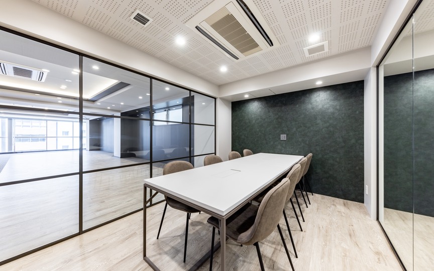 東日本橋駅徒歩1分！ガラスパーティションを採用した、明るく開放的な空間が魅力のセットアップオフィスの写真4
