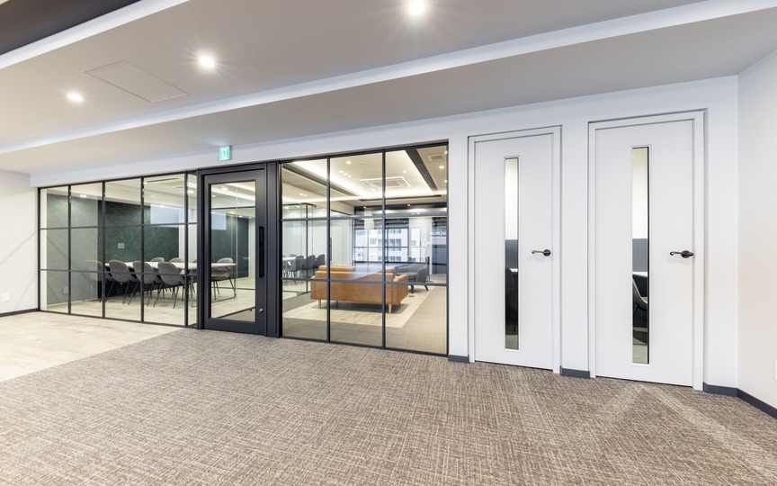 東日本橋駅徒歩1分！ガラスパーティションを採用した、明るく開放的な空間が魅力のセットアップオフィスの写真6