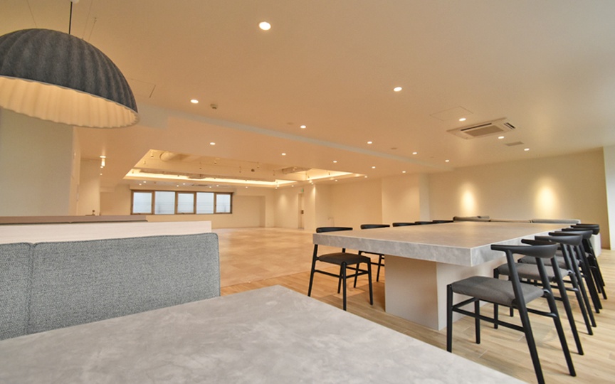 【敷金最大0】JR水道橋駅徒歩7分！5路線利用可、上質な内装・空間が魅力の大型セットアップオフィスの写真1