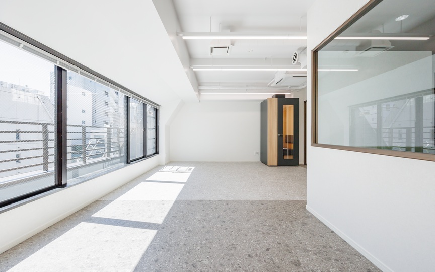 小伝馬町駅徒歩2分！コンパクトながら多様なワークスペースを備えたセットアップオフィスの写真5