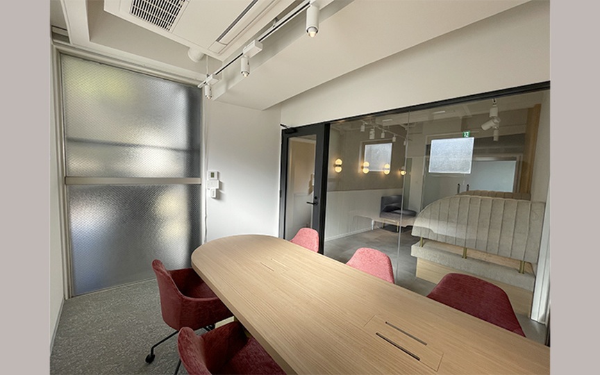 【敷金最大0】不動前駅徒歩3分！注目の西五反田エリア、内装リニューアル済みのセットアップオフィスの写真2