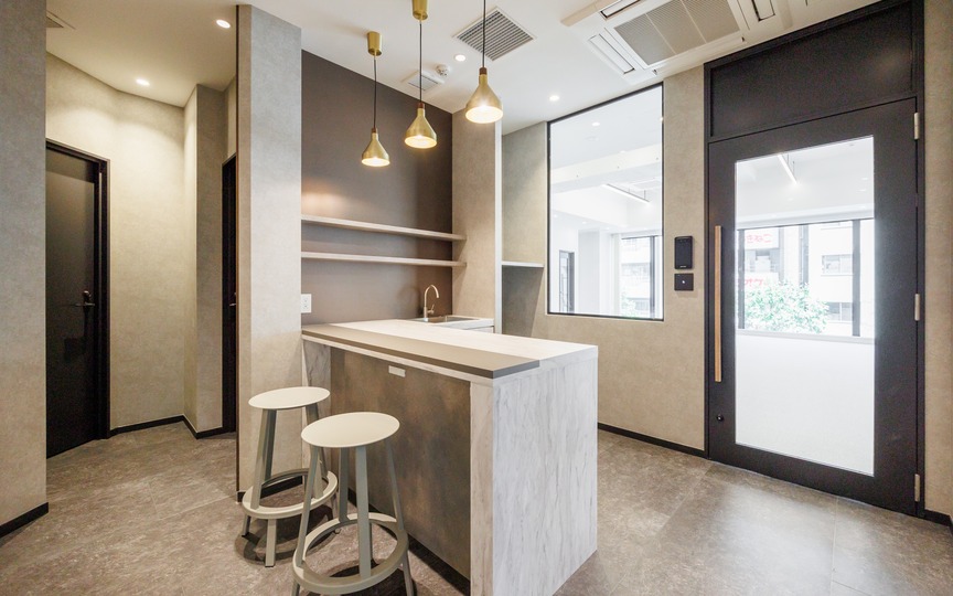 JR水道橋駅徒歩1分｜快適な執務環境が整った、会議室・テレカンブース各2室完備のセットアップオフィスの写真3