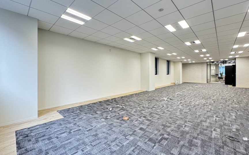 麹町駅徒歩1分！会議室2室完備、開放感のあるラウンジが魅力のセットアップオフィスの写真6