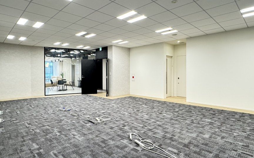 麹町駅徒歩1分！会議室2室完備、開放感のあるラウンジが魅力のセットアップオフィスの写真7