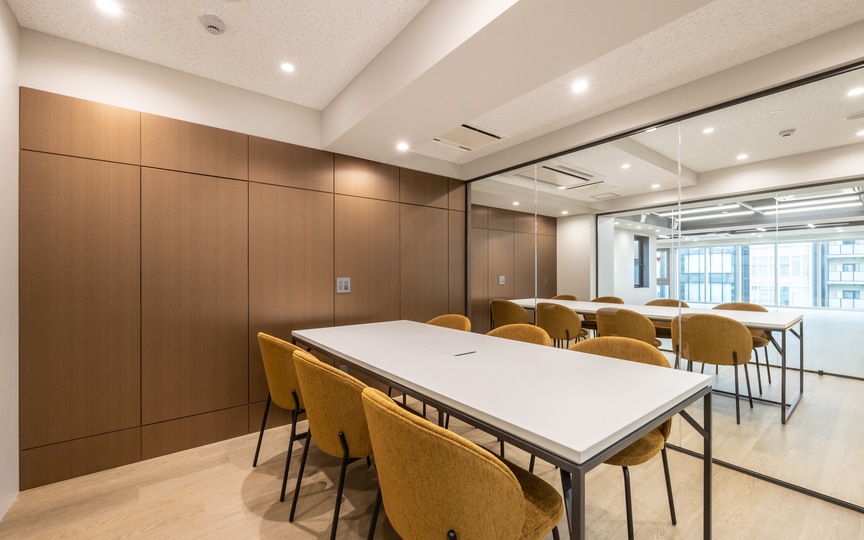 JR御徒町駅徒歩5分!黒天井×ライン照明のモダンな内装が魅力の屋上テラス付きセットアップオフィスの写真9