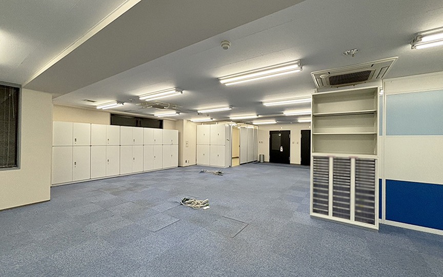 新横浜駅まで徒歩5分！1フロア1テナント、内装工事のコストを抑えられる居抜きオフィス10