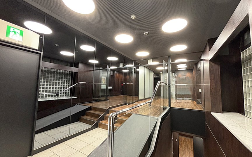 新横浜駅まで徒歩5分！1フロア1テナント、内装工事のコストを抑えられる居抜きオフィス9