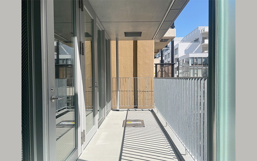 【敷金0】田町駅まで徒歩5分！運河沿いの開放的な立地、快適性の考慮された新築セットアップオフィスの写真2