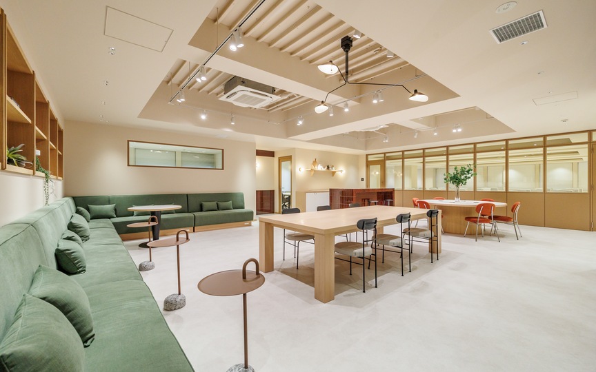 新宿御苑前駅徒歩4分！会議室2室・テレカンブース6室、専有ラウンジまで備えたフルセットアップオフィスの写真3