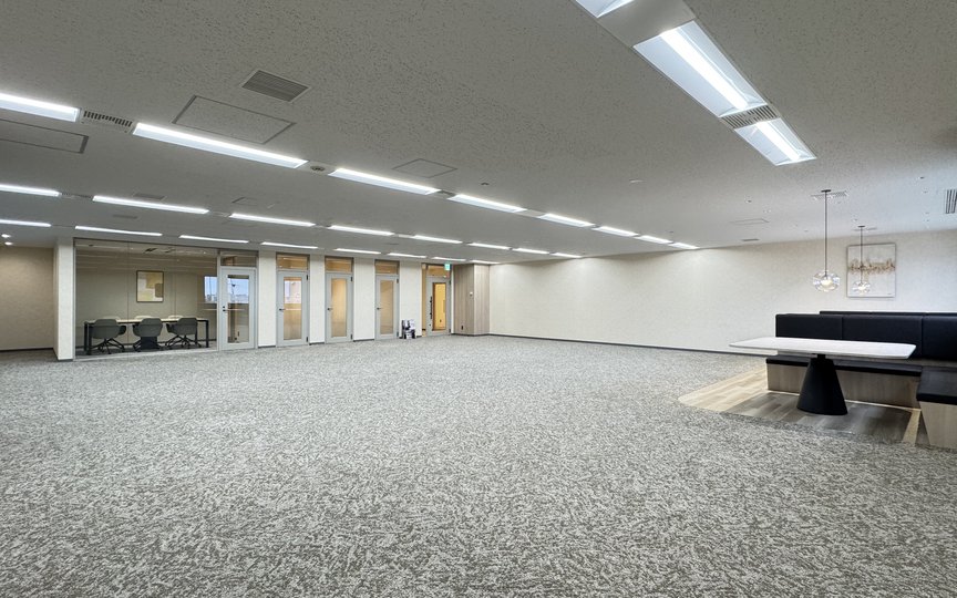 【即日入居可】本郷三丁目駅徒歩2分！6名・8名・12名掛けの会議室3室を備えたセットアップオフィス